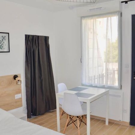 Superbe Studio Idealement Situe ! Avoine Bagian luar foto